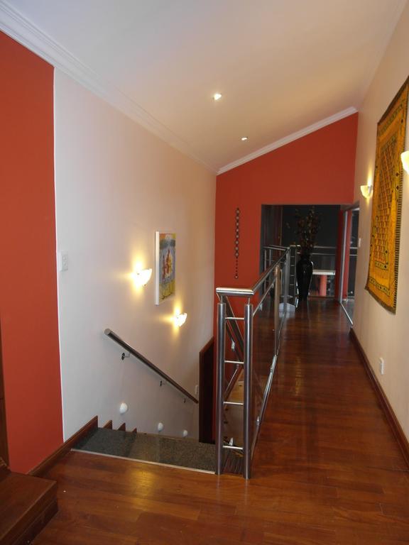 Red Square Home Претория Екстериор снимка