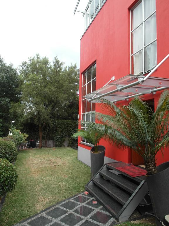 Red Square Home Претория Екстериор снимка