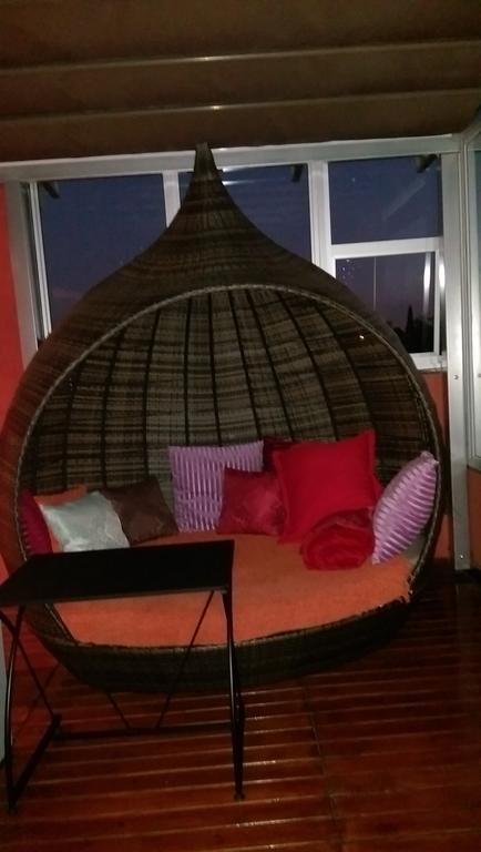 Red Square Home Претория Екстериор снимка